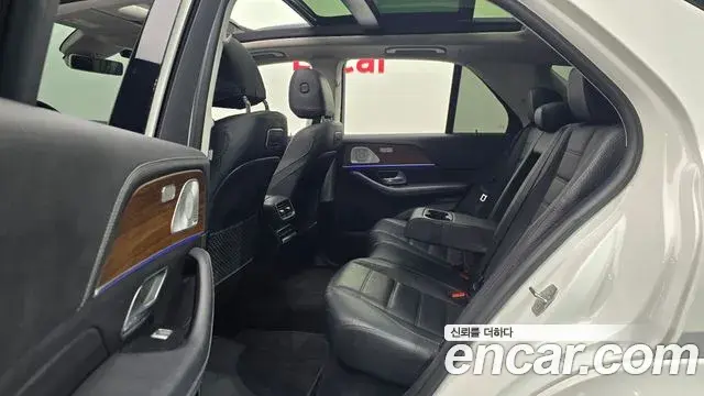 Mercedes-Benz GLE-Class 2020 — Фото 11/20