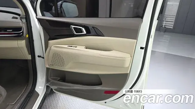 Kia Carnival 2024 — Şəkil 31/36
