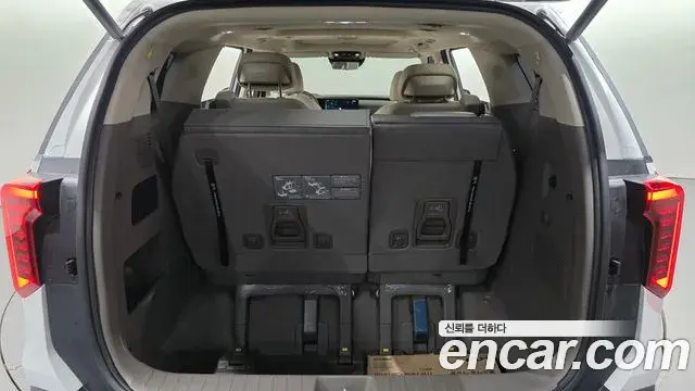 Kia Carnival 2024 — Şəkil 11/36