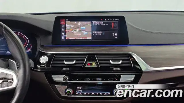 BMW 5 Series 2019 — Фото 13/20