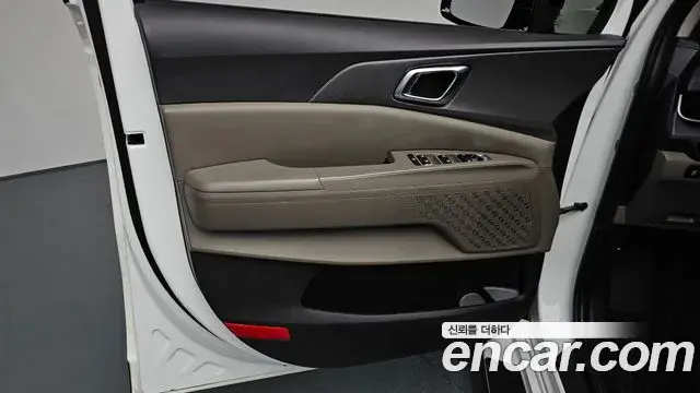 Kia Carnival 2024 — Photo 8/35