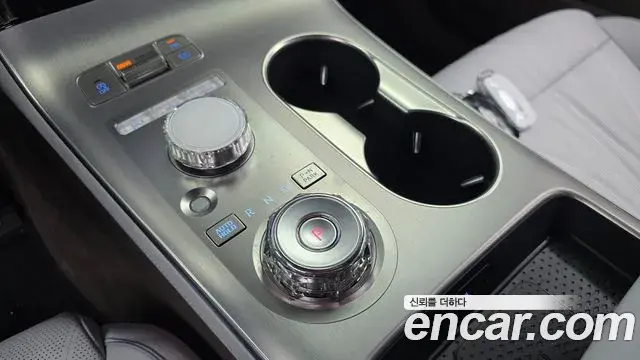 Genesis GV70 2024 — Photo 15/33