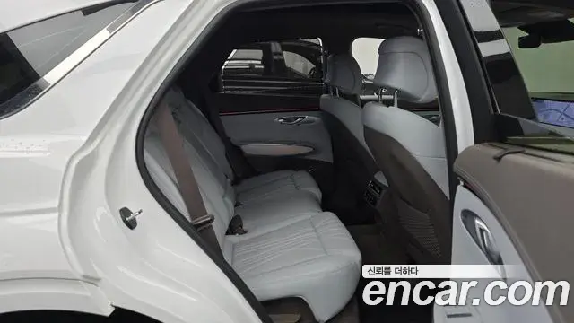 Genesis GV70 2024 — Photo 12/33