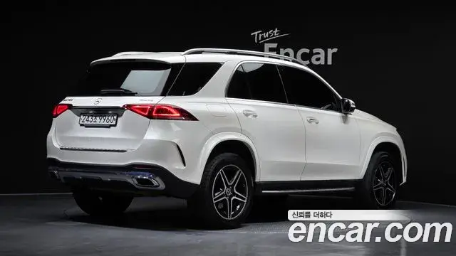 Mercedes-Benz GLE-Class 2019 — Фото 2/20