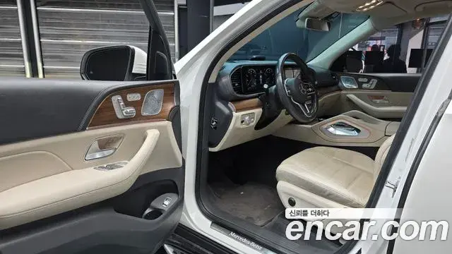 Mercedes-Benz GLE-Class 2019 — Фото 10/20