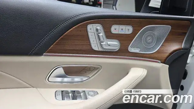 Mercedes-Benz GLE-Class 2019 — Фото 16/20