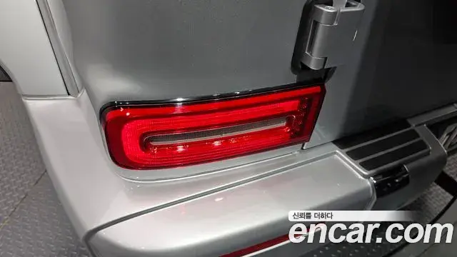 Mercedes-Benz G-Class 2023 — Photo 30/31