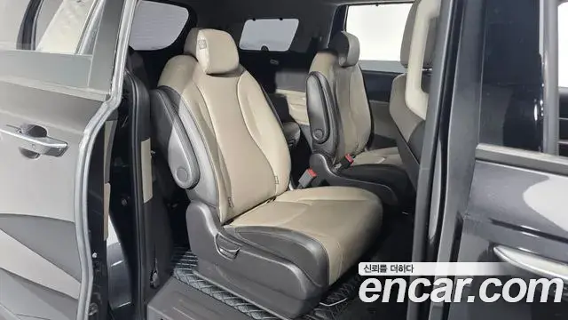 Kia Carnival 2024 — Фото 12/20