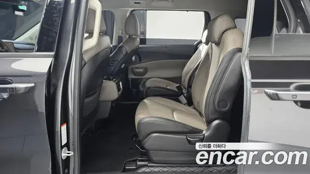 Kia Carnival 2024 — Фото 13/20