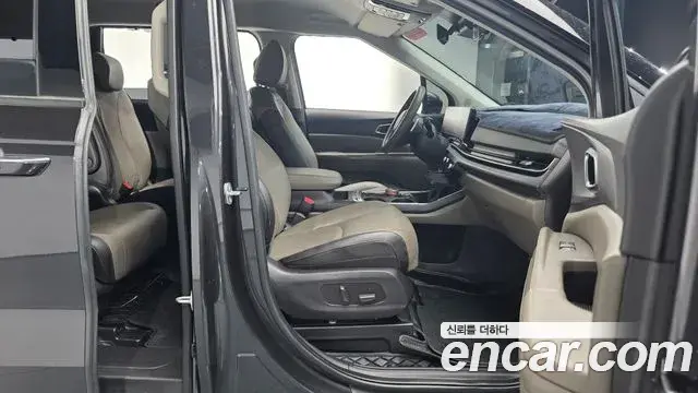 Kia Carnival 2024 — ფოტო 6/35