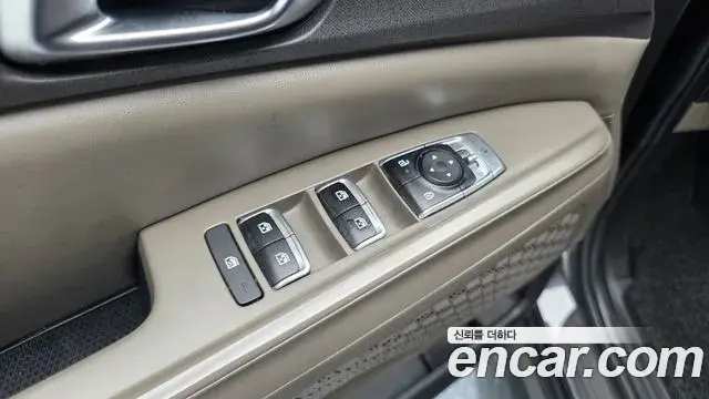 Kia Carnival 2024 — ფოტო 21/35