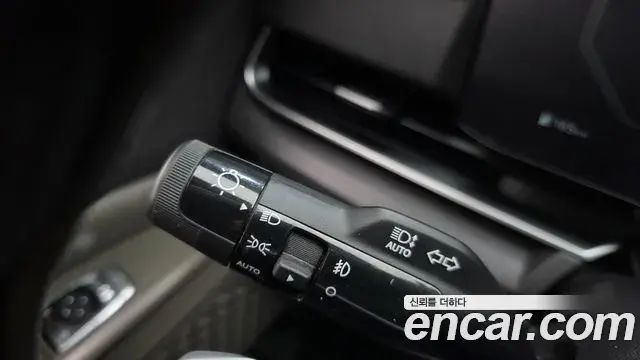 Kia Carnival 2024 — ფოტო 18/35