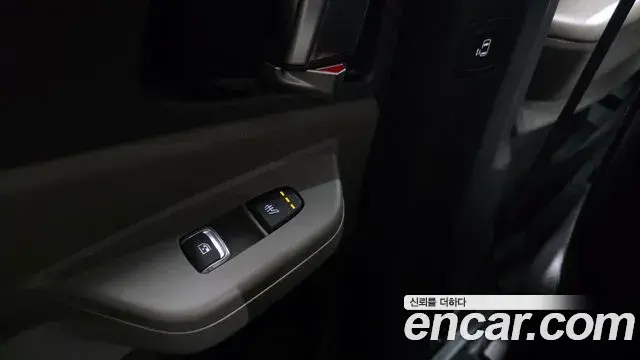 Kia Carnival 2024 — ფოტო 22/35