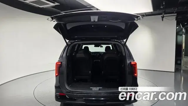 Kia Carnival 2024 — ფოტო 20/35