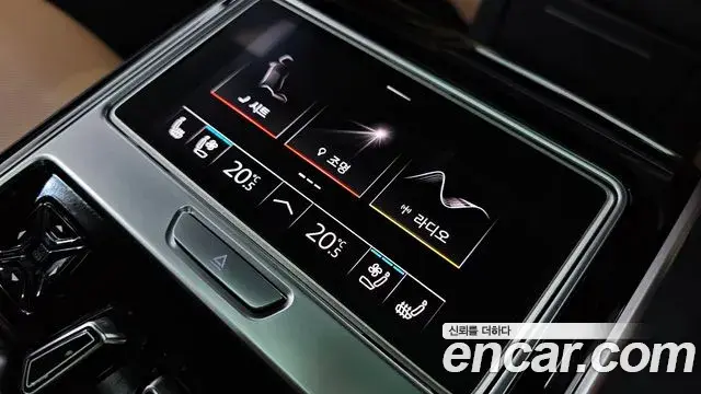 Audi A8 2021 — Фото 19/20