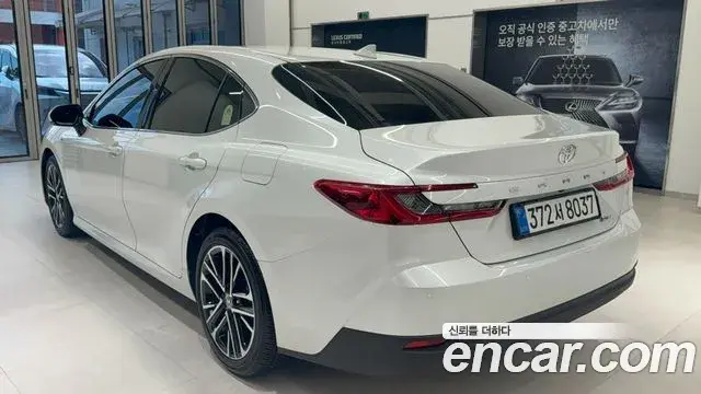 Toyota Camry 2025 — ფოტო 11/15