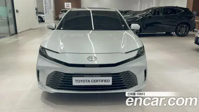 Toyota Camry 2025 — ფოტო 15/15