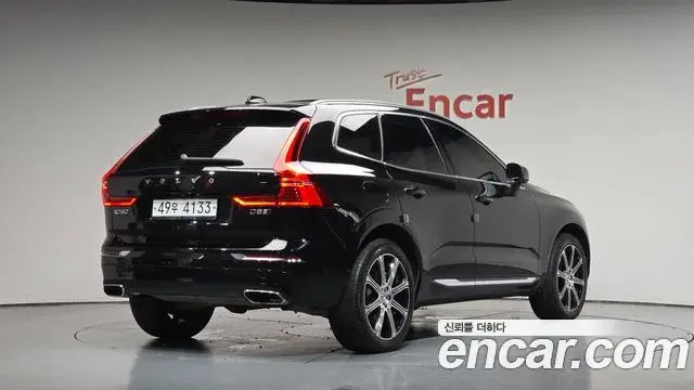 Volvo XC60 2018 — Фото 2/20