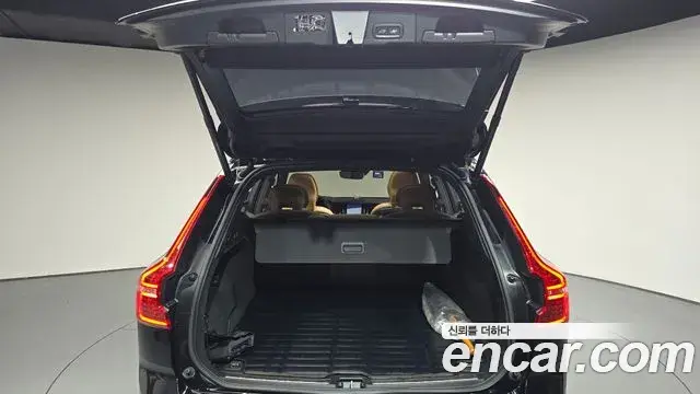 Volvo XC60 2018 — Фото 20/20