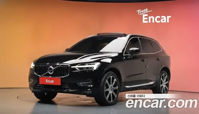 Volvo XC60 2018 — Фото 1/20