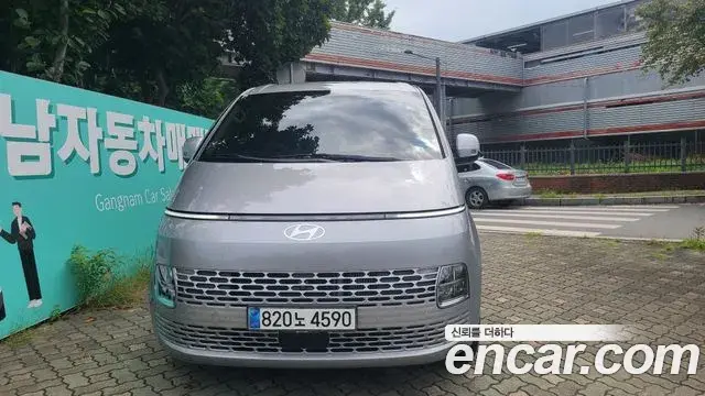 Hyundai Staria 2024 — Фото 1/20