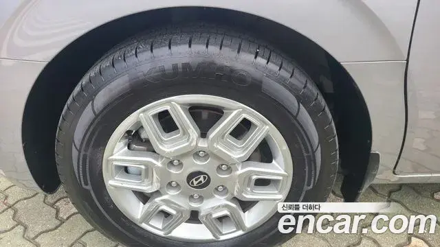 Hyundai Staria 2024 — Фото 4/20