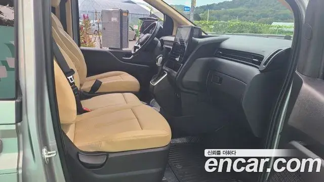 Hyundai Staria 2024 — Фото 13/20