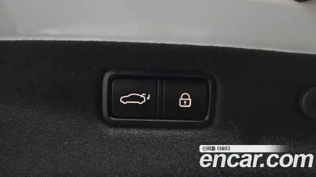 Genesis G70 2019 — ფოტო 37/39