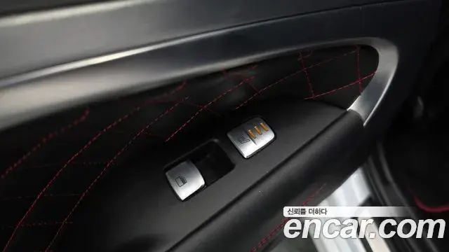 Genesis G70 2019 — ფოტო 21/39