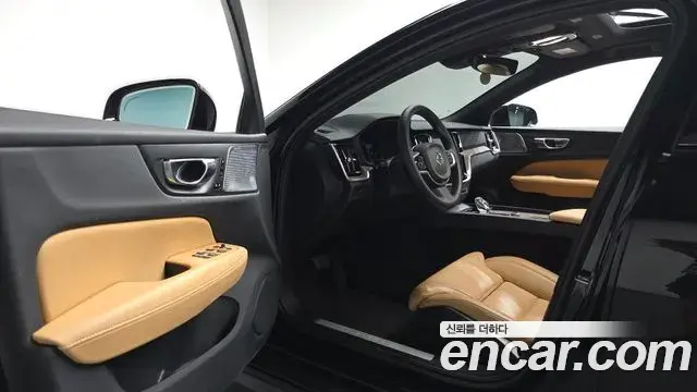 Volvo V60 Cross Country 2023 — Фото 10/20
