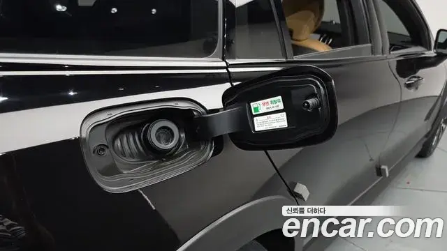 Volvo V60 Cross Country 2023 — Photo 9/39