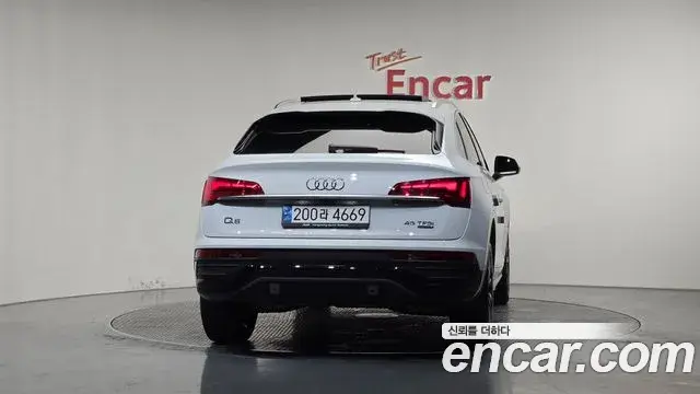 Audi Q5 2023 — Фото 4/20