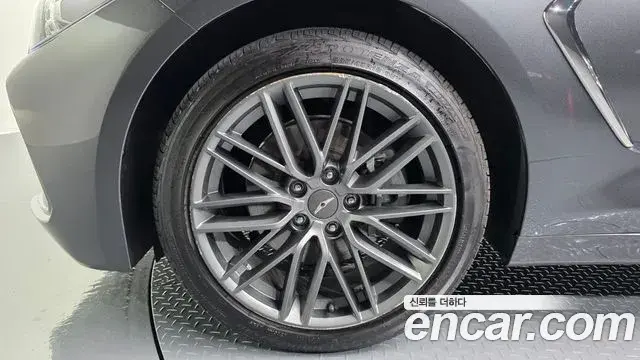 Genesis G70 2018 — Photo 29/34