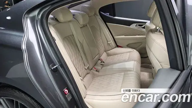 Genesis G70 2018 — Photo 25/34