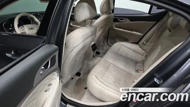 Genesis G70 2018 — Photo 20/34