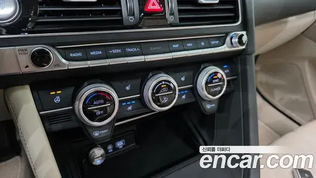 Genesis G70 2018 — Photo 7/34