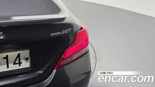 Genesis G70 2018 — Photo 30/34