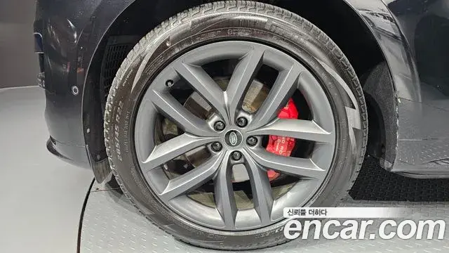 Land Rover Range Rover Sport 2023 — Photo 13/36