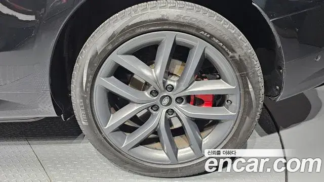 Land Rover Range Rover Sport 2023 — Photo 32/36