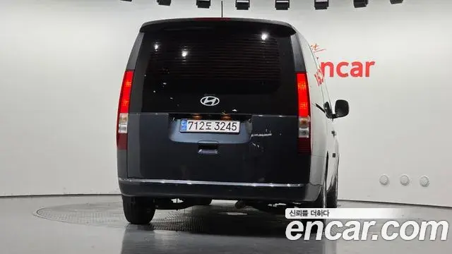Hyundai Staria 2024 — Фото 4/20
