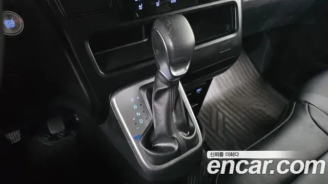 Hyundai Staria 2024 — Фото 9/20