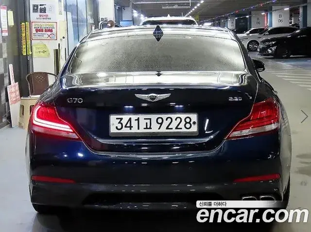 Genesis G70 2018 — ფოტო 11/20