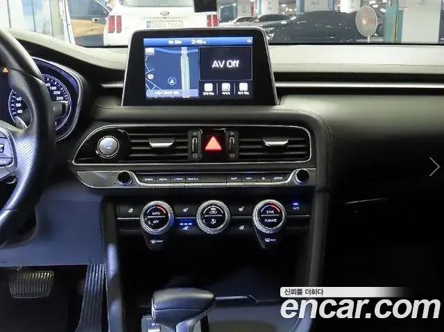 Genesis G70 2018 — ფოტო 8/20