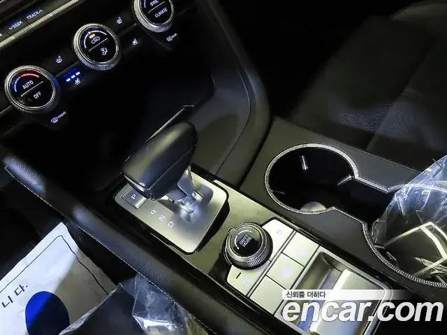 Genesis G70 2018 — ფოტო 6/20