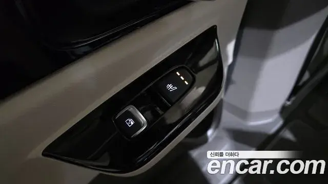 Kia Carnival 2023 — Фото 19/20