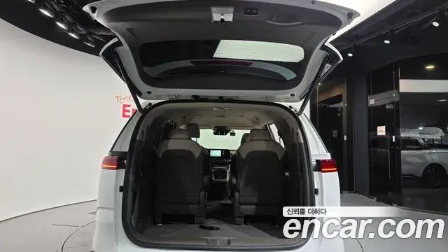 Kia Carnival 2023 — Фото 20/20