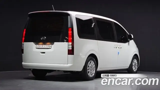 Hyundai Staria 2022 — Фото 2/20