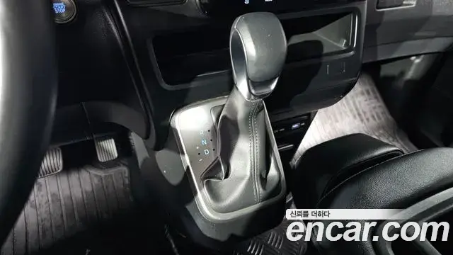 Hyundai Staria 2022 — Фото 9/20