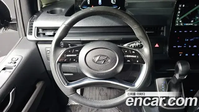 Hyundai Staria 2022 — Фото 13/20