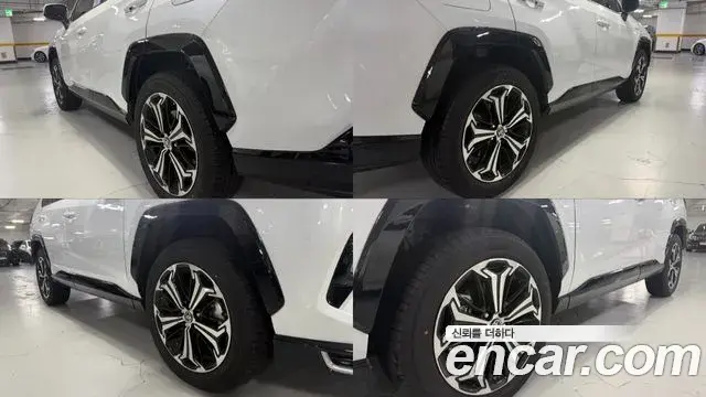 Toyota RAV4 2025 — Фото 12/20